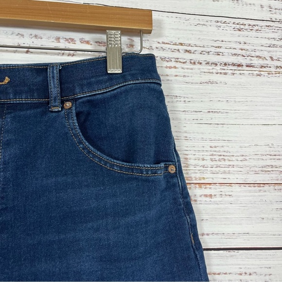 Express Super High Rise Mom Distressed Jean Shorts - Picture 3 of 16